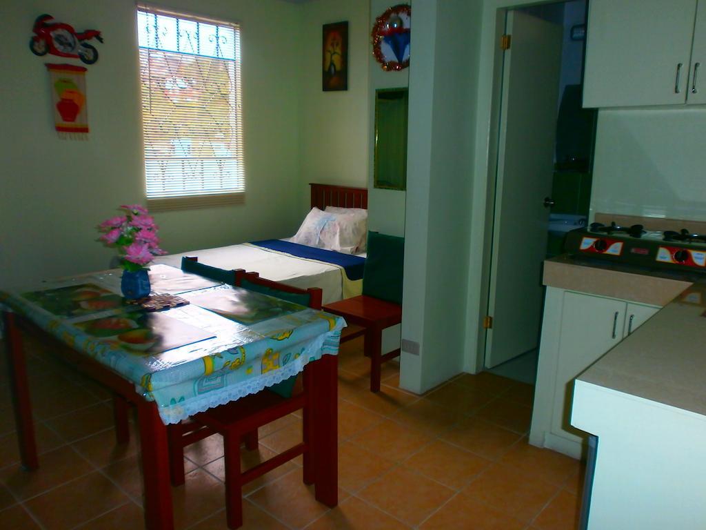 Lyn'S Do Drop Inn Transient House Baguio City Szoba fotó
